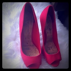 Red pumps